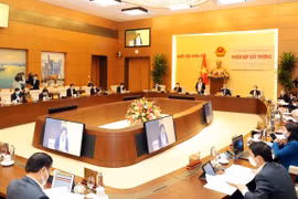 Comité Permanente del Parlamento vietnamita debate políticas de respaldo a pobladores