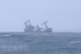 Rescatan a 11 marineros de barco panameño accidentado en aguas vietnamitas