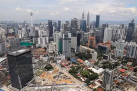Malasia baja las tasas de interés a niveles récord