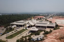 Cierran puente de amistad Tailandia-Laos por COVID-19