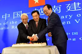 Rememoran en Beijing aniversario 70 de relaciones diplomáticas Vietnam-China 