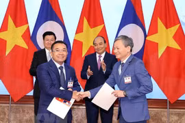 Empresa vietnamita firma acuerdos para comprar electricidad de Laos