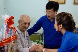 Jóvenes en Ciudad Ho Chi Minh recaudan fondos para personas desfavorecidas