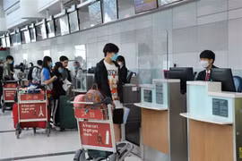 Más de 310 vietnamitas regresan al país desde Corea del Sur