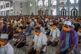 Indonesia pone en cuarentena a más de 180 peregrinos 