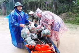 Donan cuatro mil toneladas de arroz a pobladores afectados por inundaciones