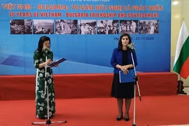 Embajadora búlgara valora la vitalidad y fuerza del pueblo vietnamita