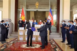 Camboya agradece a Asamblea Nacional de Vietnam por asistencia contra el COVID-19