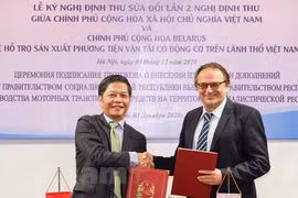 Vietnam y Belarús intensifican cooperación en producción de vehículos de transporte 