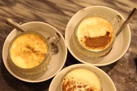 Sabroso sabor de café con huevo de Hanoi