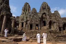 Reducción severa de turistas foráneos a famoso templo Angkor