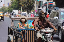 Camboya aprueba cinco proyectos de crear empleos para los locales