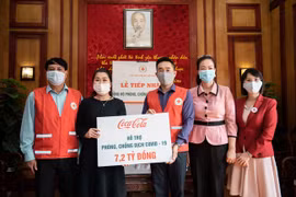 Acompaña Coca-Cola a Cruz Roja de Vietnam en lucha contra COVID-19