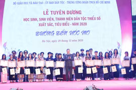 Reconocen a jóvenes más brillantes de etnias minoritarias de Vietnam