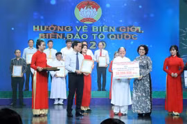 Recaudan casi 1,5 millones de dólares a favor del mar e islas de Vietnam