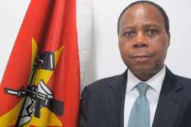 Vietnam entrega Medalla de Amistad al embajador mozambiqueño