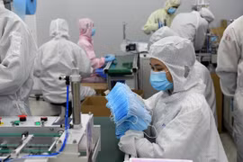Pondrá Camboya en funcionamiento nueva planta de producción de mascarillas