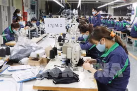 Incluyen máscaras y desinfectantes de manos en programa de estabilización de precios en Ciudad Ho Chi Minh 