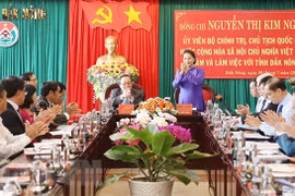 Presidenta del Parlamento de Vietnam insta a Dak Nong a prestar atención a políticas de religión 