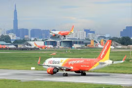 Aerolíneas vietnamitas suspenden operación de rutas internacionales