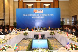 Altos funcionarios militares de ASEAN se dan cita en Vietnam