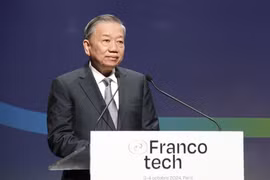 El secretario general del Partido Comunista de Vietnam y presidente del país, To Lam, interviene en el Foro. (Fuente: nhandan.vn)