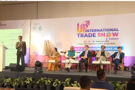 Vietnam y estaddo India debaten cooperación en negocios de seda