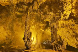 Descubran la magnífica belleza de la cueva Nguom Ngao en Cao Bang
