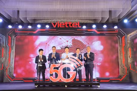 Primera fábrica inteligente de Vietnam se opera por red privada 5G