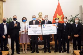 Francia e Italia apoyan a lucha contra el COVID-19 en Vietnam