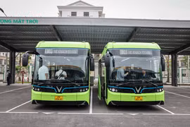 Implementan prueba piloto de autobuses eléctricos de VinBus en Hanoi