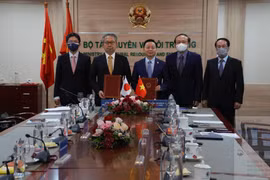 Vietnam y Japón firman memorando de entendimiento sobre crecimiento bajo en carbono
