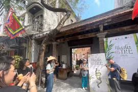 Visitantes a la exposición (Fuente: nhandan.vn)