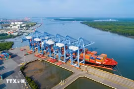 El puerto de aguas profundas de Cai Mep-Thi Vai en la ciudad de Phu My, provincia de Ba Ria-Vung Tau, contribuye a atraer IED a la región del Sudeste. (Fuente: VNA)