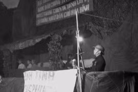 El general Vo Nguyen Giap pronuncia un discurso en la celebración de la victoria en el frente de Dien Bien Phu. (Foto: Archivos de VNA)