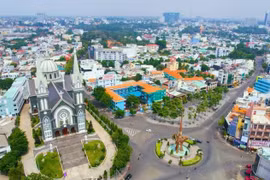 El mercado inmobiliario satélite de Ciudad de Ho Chi Minh está atrayendo fuertemente flujos de capital extranjero. (Fuente: thoibaonganhang.vn)