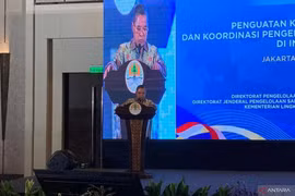 El viceministro de Medio Ambiente y Silvicultura de Indonesia, Alue Dohong, habla en el evento (Foto: Antara) 