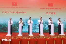 En la ceremonia de operación oficial del área paisajística de las cataratas Ban Gioc- Detian (Fuente: VNA)