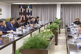 En la reunión entre el coronel general Tran Quoc To, y el teniente general Lázaro Alberto Álvarez Casas (Fuente: VNA)