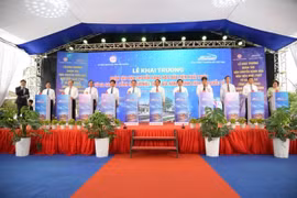En la ceremonia de inauguración del tren (Fuente: VNA)
