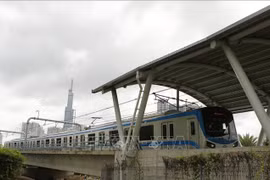 El primer tren de la línea del metro 1 Ben Thanh - Suoi Tien en su prueba (Fuente: VNA)