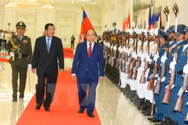 Gira por Camboya y Laos del premier vietnamita contribuye a enriquecer lazos tradicionales