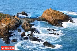 [Fotos] Belleza de la costa rocosa de Mong Rong en provincia norvietnamita de Quang Ninh