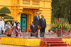 Recepción oficial al primer ministro de Singapur, Lee Hsien Loong, en Hanoi