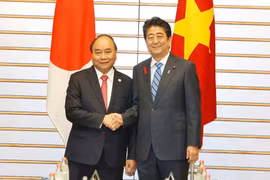 [Foto] Premier de Vietnam dialoga con su homólogo de Japón