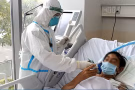 Labores preventivas contra COVID-19 en Vietnam van en la dirección correcta