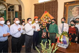 Dirigentes de Hanoi rinden homenaje al general Vo Nguyen Giap