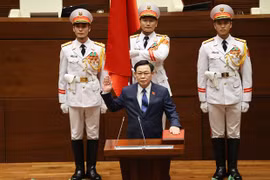 Titular del Parlamento chino felicita al presidente de la Asamblea Nacional de Vietnam