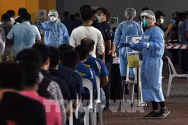 Singapur multa a nueve mil 600 casos por violar normas preventivas del COVID-19