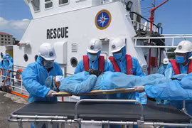 Socorritas de Vietnam rescatan a marinero filipino en el mar por urgencia médica